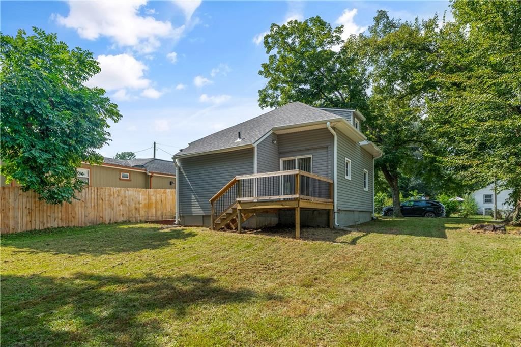 307 N Bradley Street — photo 5