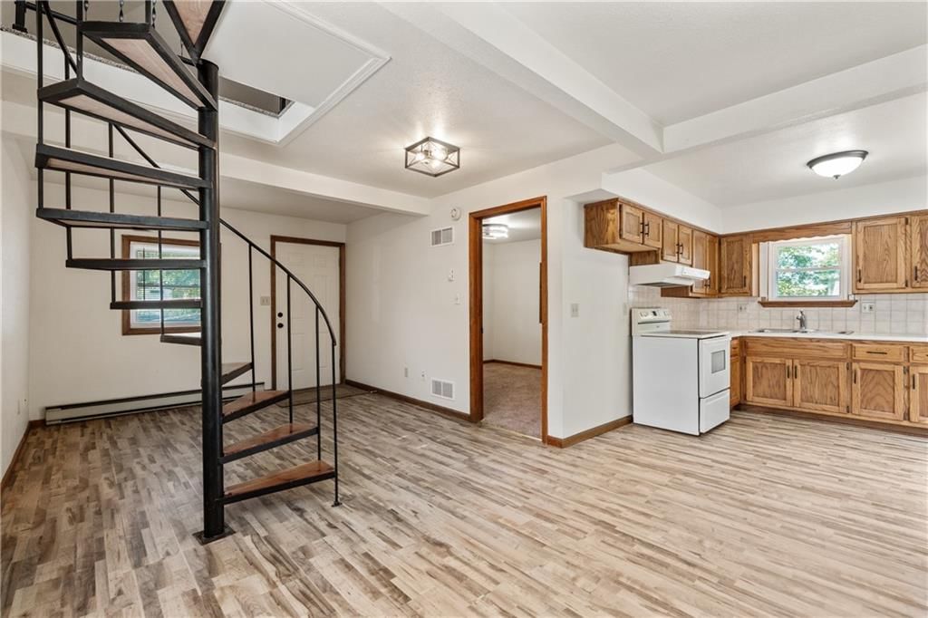 307 N Bradley Street — photo 6