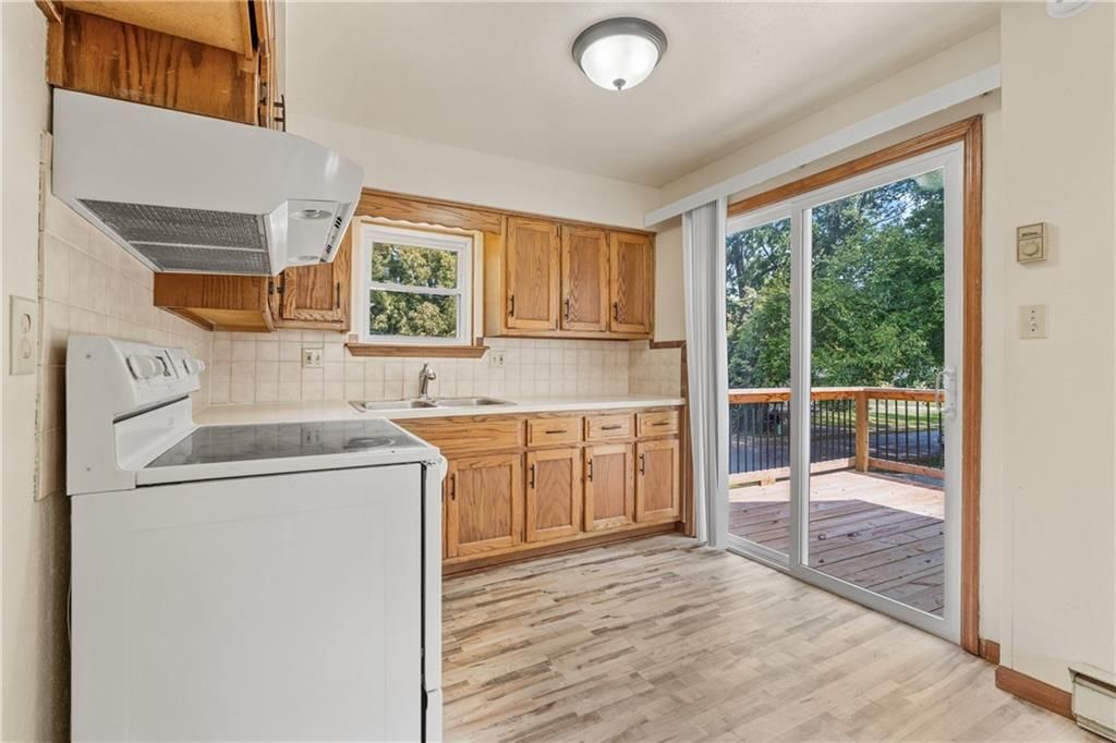 307 N Bradley Street — photo 10