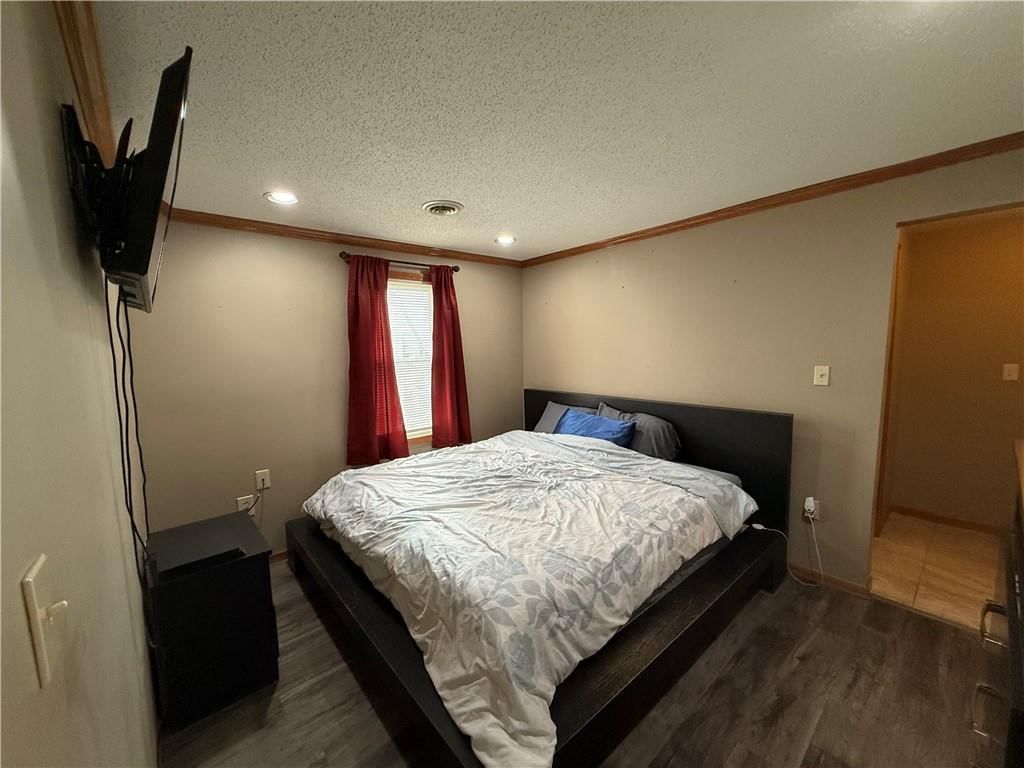1612 Commercial Street — photo 18