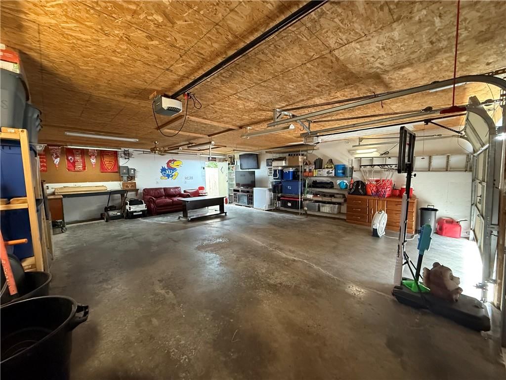 1612 Commercial Street — photo 27