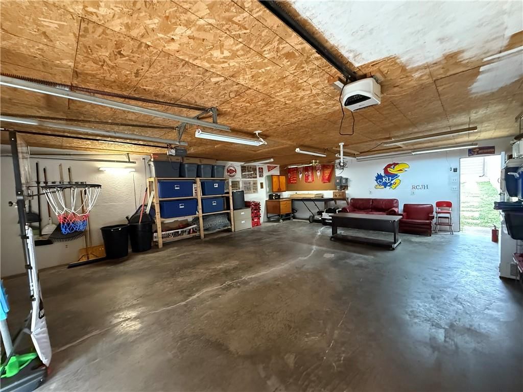 1612 Commercial Street — photo 28