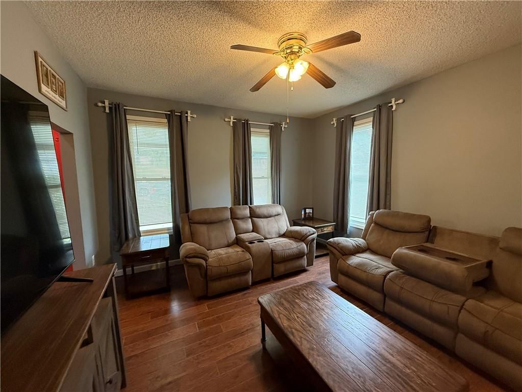 1612 Commercial Street — photo 5