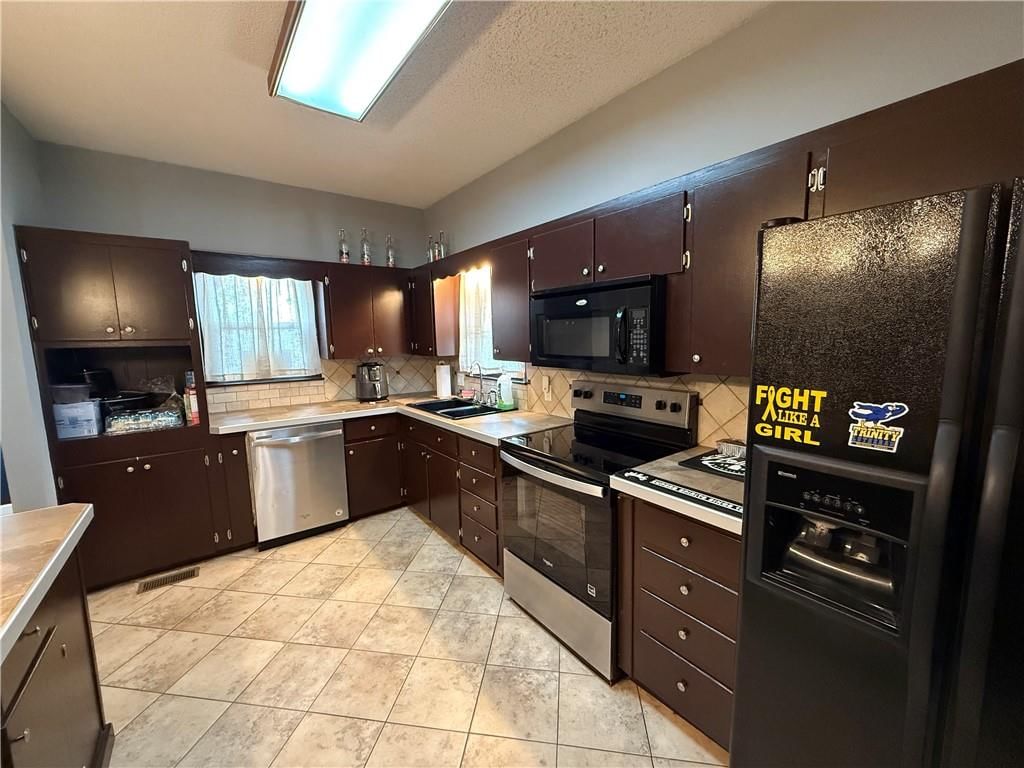 1612 Commercial Street — photo 6