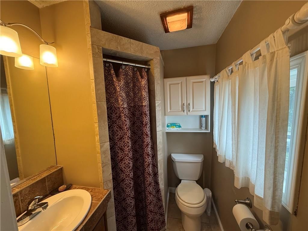 1612 Commercial Street — photo 8