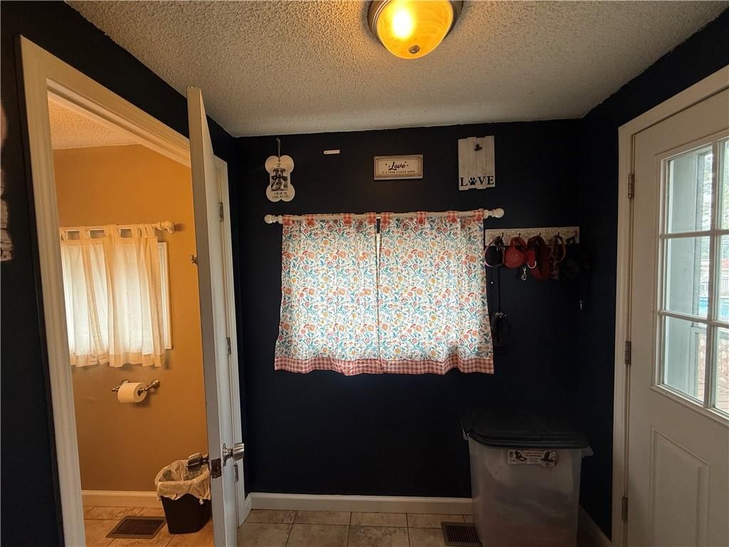 1612 Commercial Street — photo 10