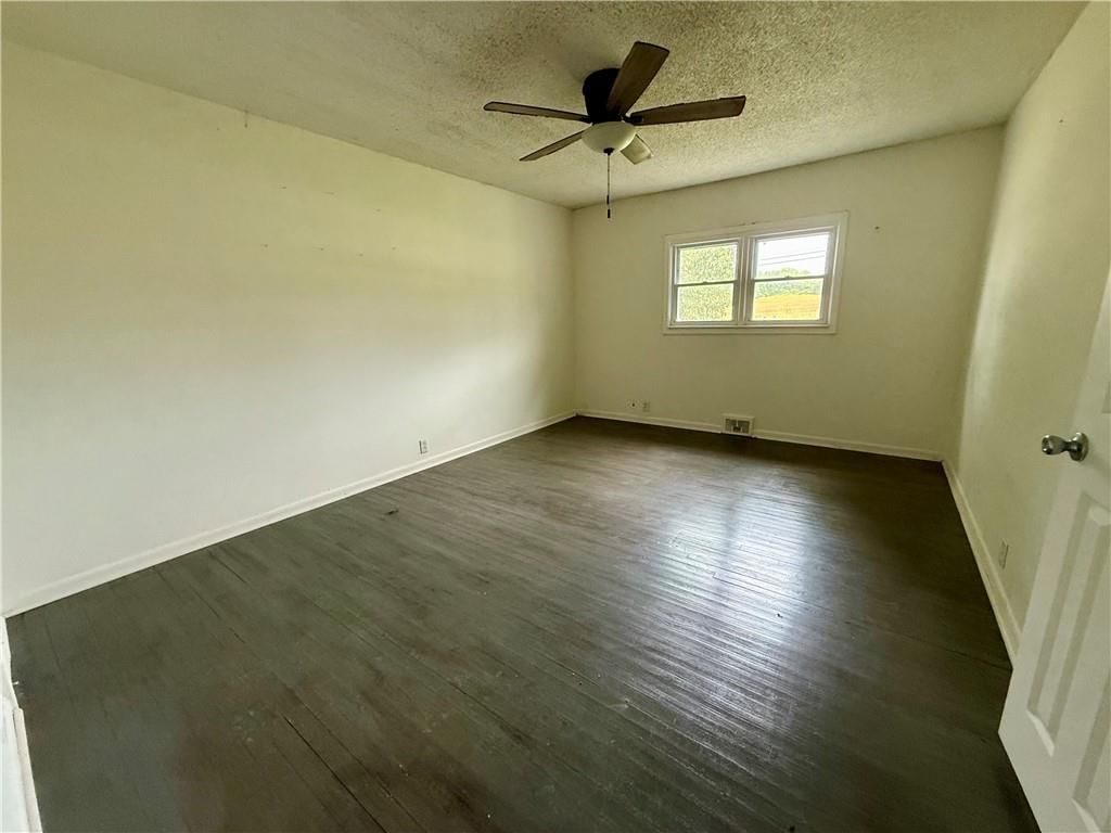 1213 W Main Street — photo 9