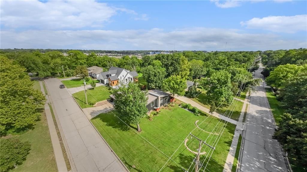 Photo 31 of 34 - 9619 W 57th Place