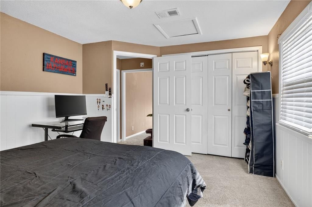 319 Holiday Drive — photo 11