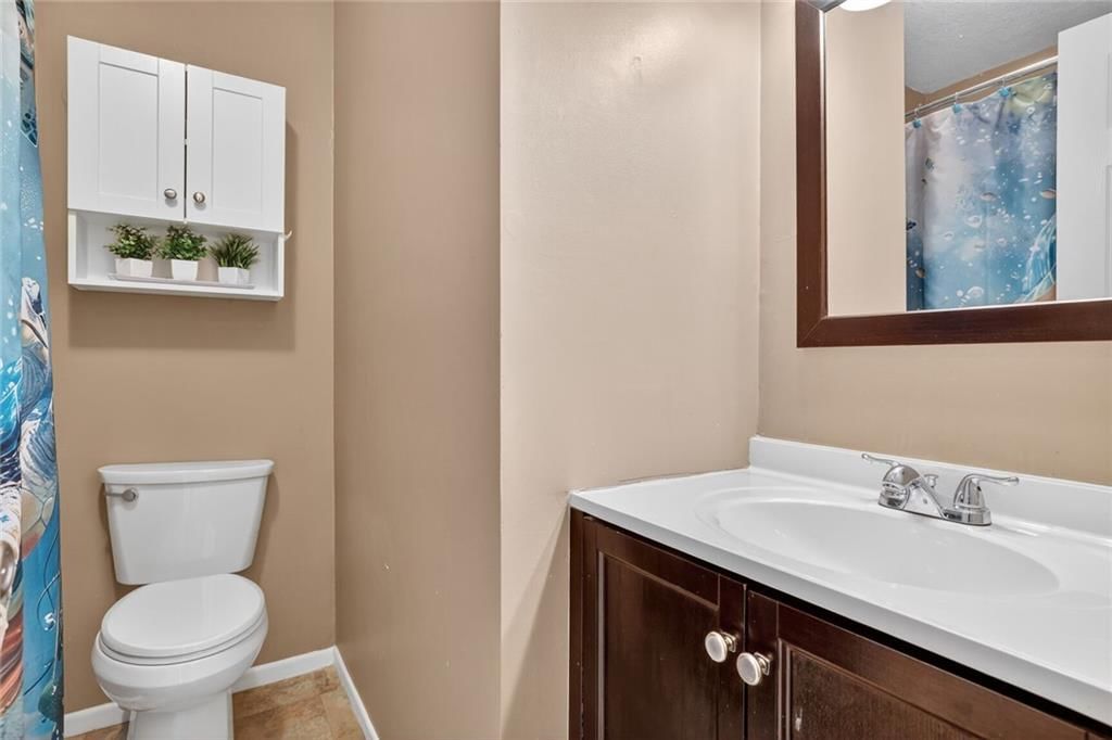 319 Holiday Drive — photo 15