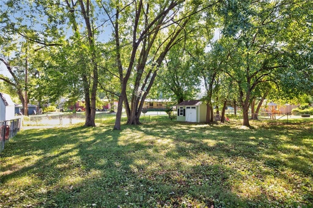 319 Holiday Drive — photo 18