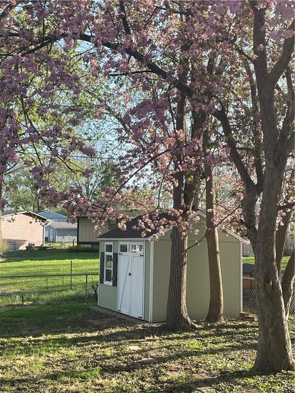 319 Holiday Drive — photo 20