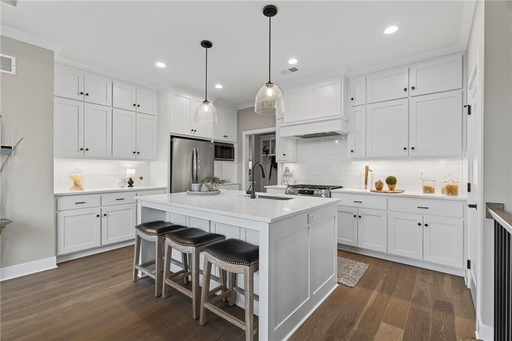 8217 Aurora Street, Lenexa, KS
