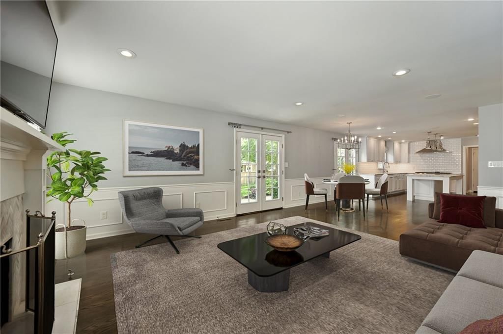 10111 Howe Drive — photo 13
