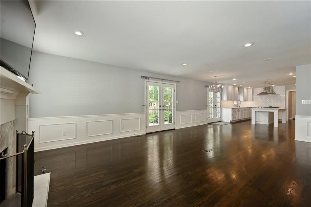 10111 Howe Drive — photo 14