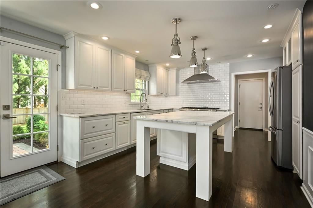 10111 Howe Drive — photo 16