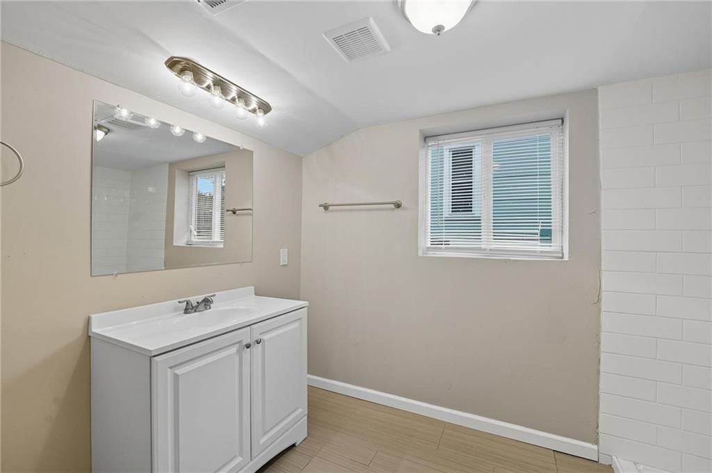 206 Groom Street — photo 24