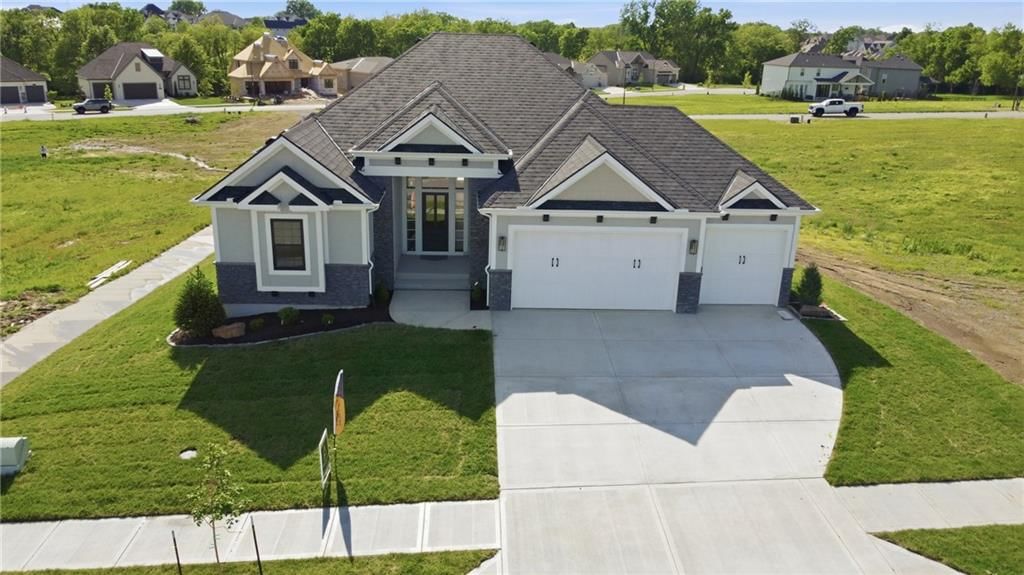 8734 N FARLEY Avenue, Kansas City, MO