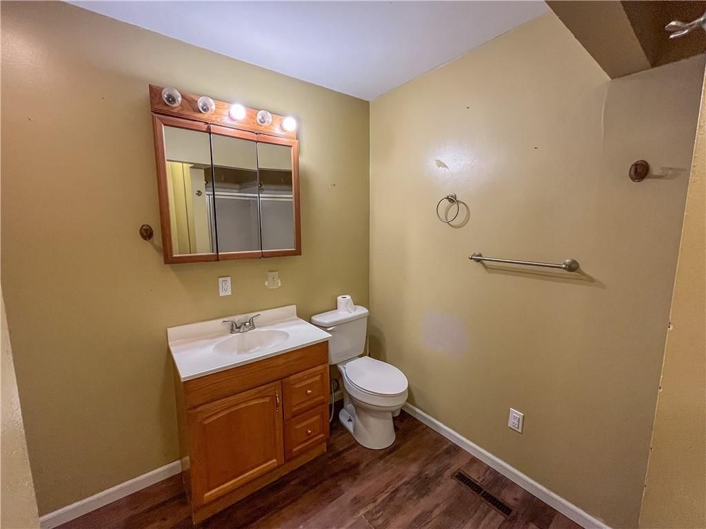 805 E Hazelwood Street — photo 11