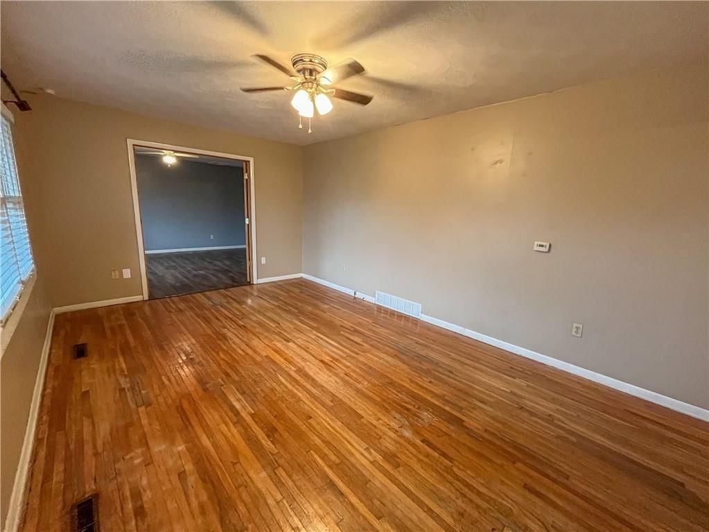 805 E Hazelwood Street — photo 5