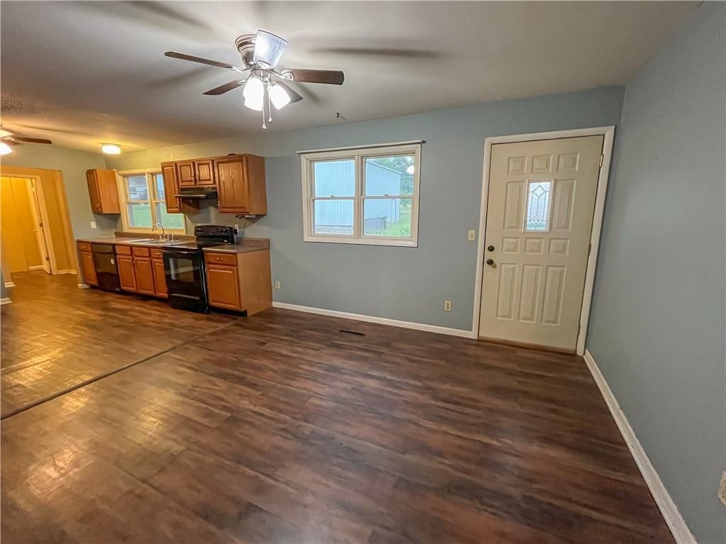 805 E Hazelwood Street — photo 8