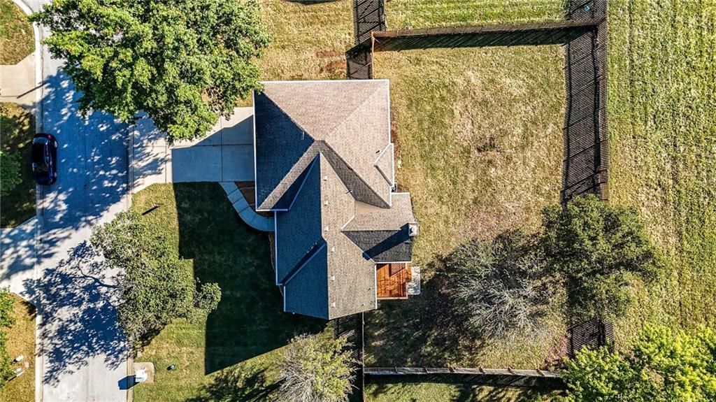 1016 NE Remington Court — photo 31