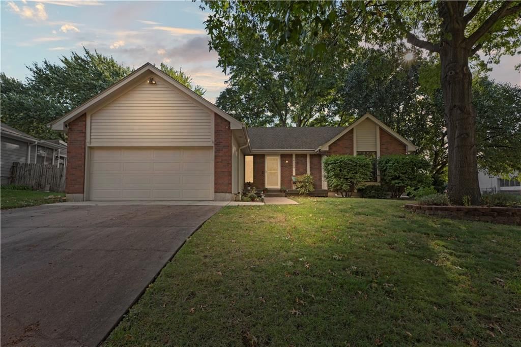 14229 S Raintree Drive, Olathe, KS
