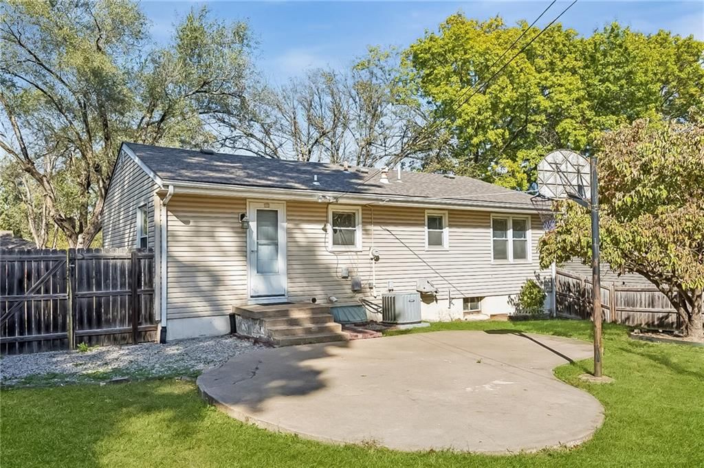5111 NE 39th Street — photo 32