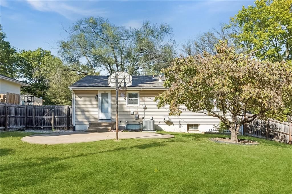 5111 NE 39th Street — photo 33