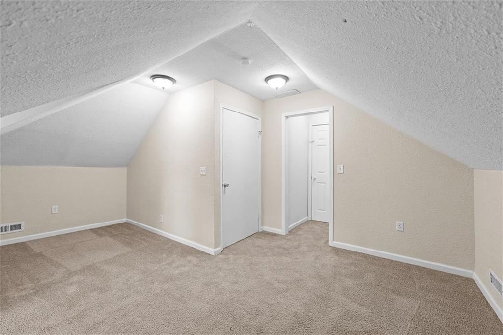 912 N Main Street — photo 32