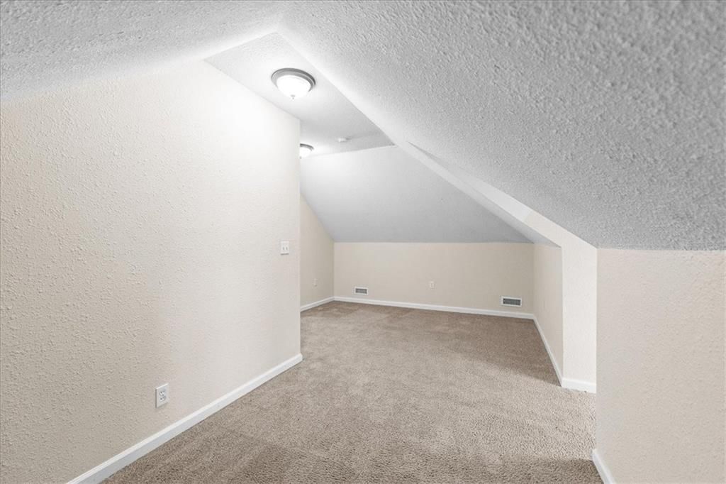 912 N Main Street — photo 33