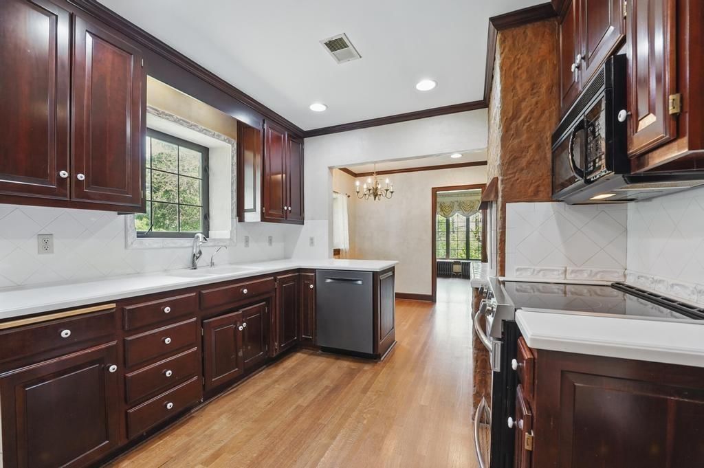 1548 NE Woods Chapel Road — photo 11