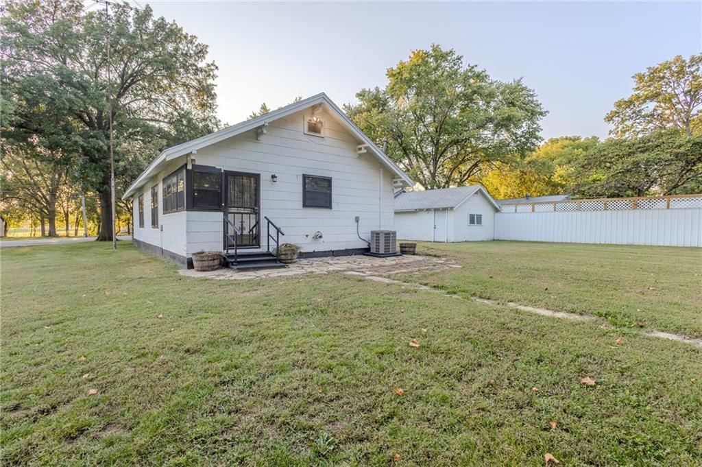 407 Lemon Street — photo 12
