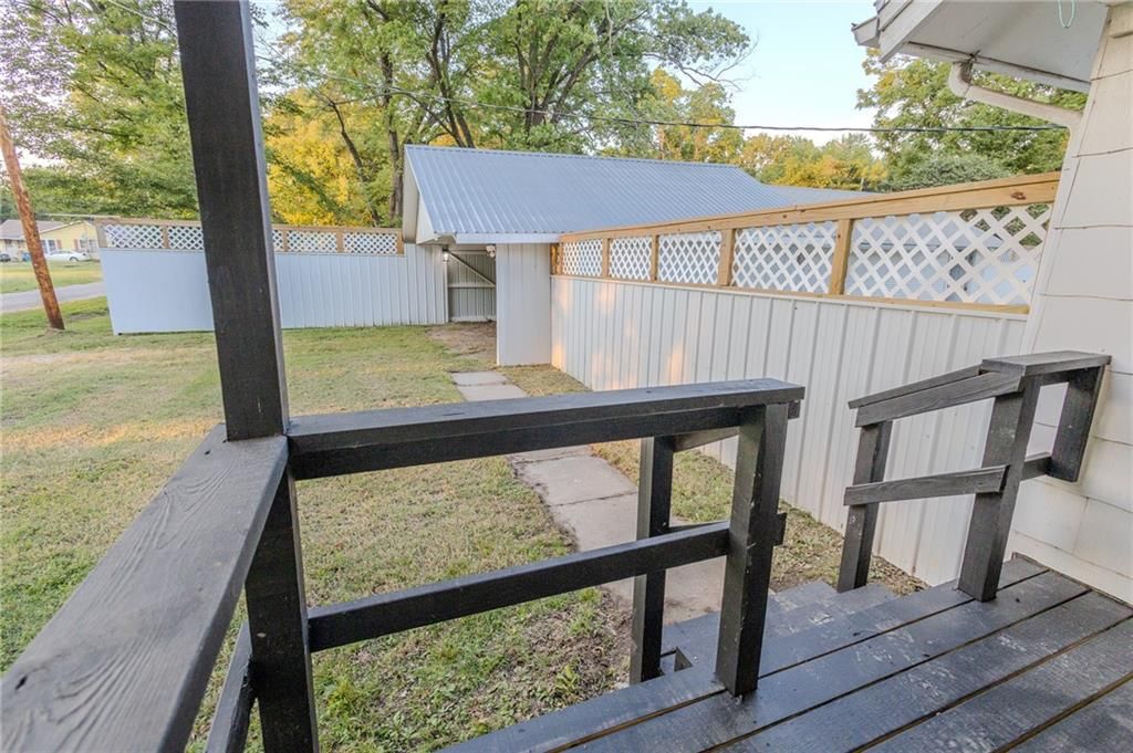 407 Lemon Street — photo 34