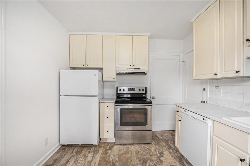 8330 Summit Street — photo 10