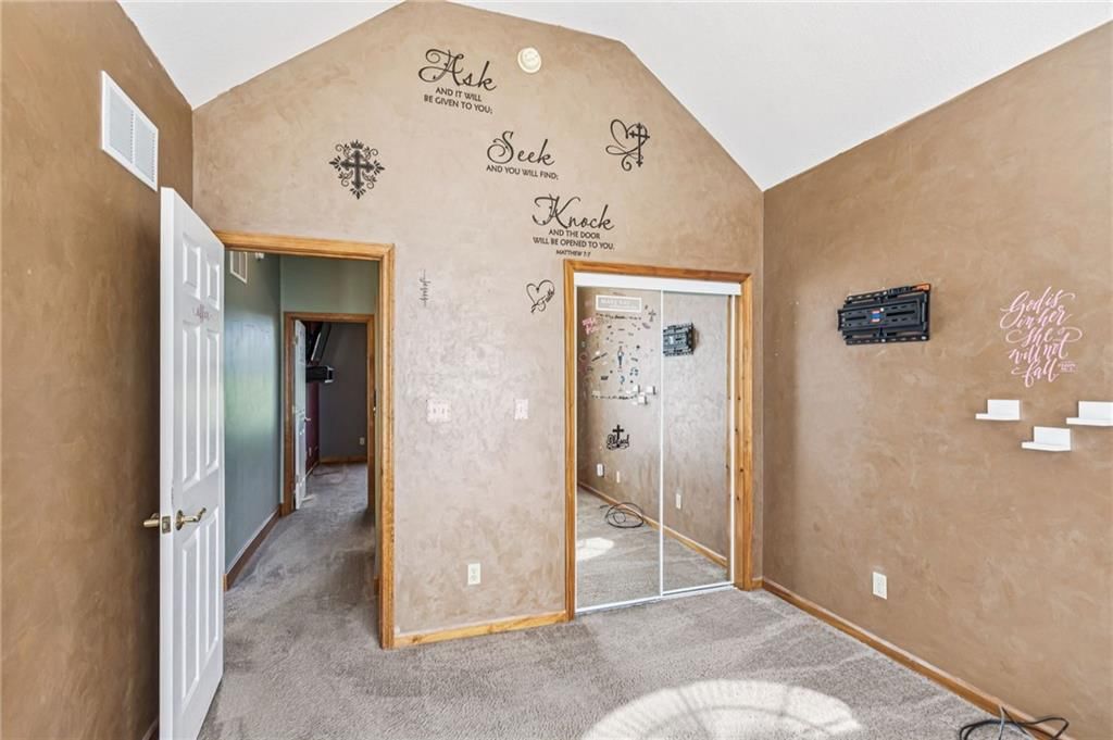 413 E Montgomery Place — photo 17