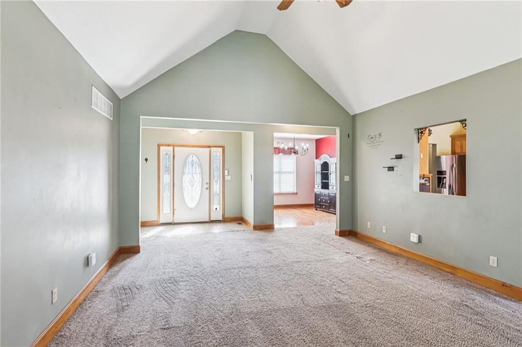413 E Montgomery Place — photo 3