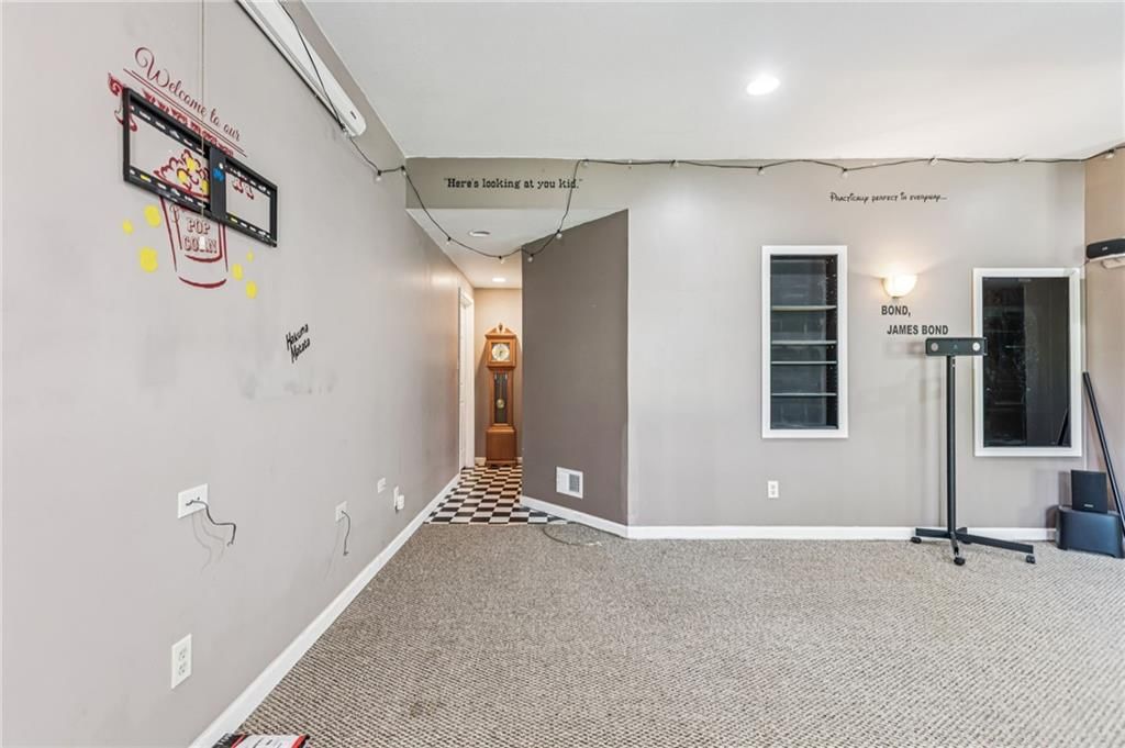 413 E Montgomery Place — photo 23