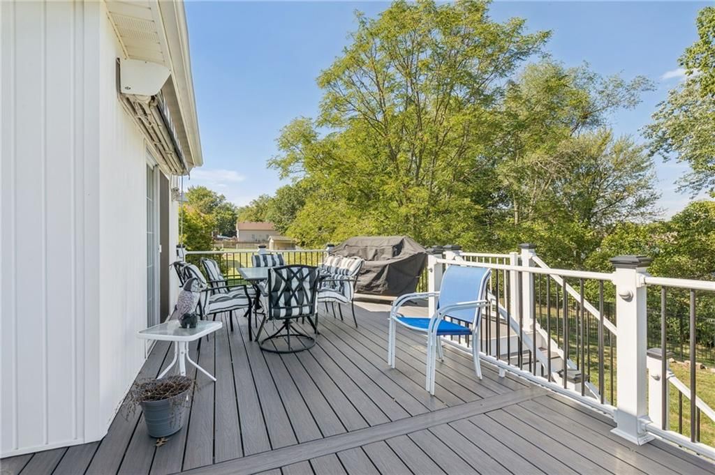 413 E Montgomery Place — photo 33