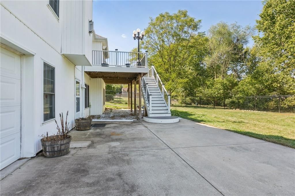 413 E Montgomery Place — photo 34