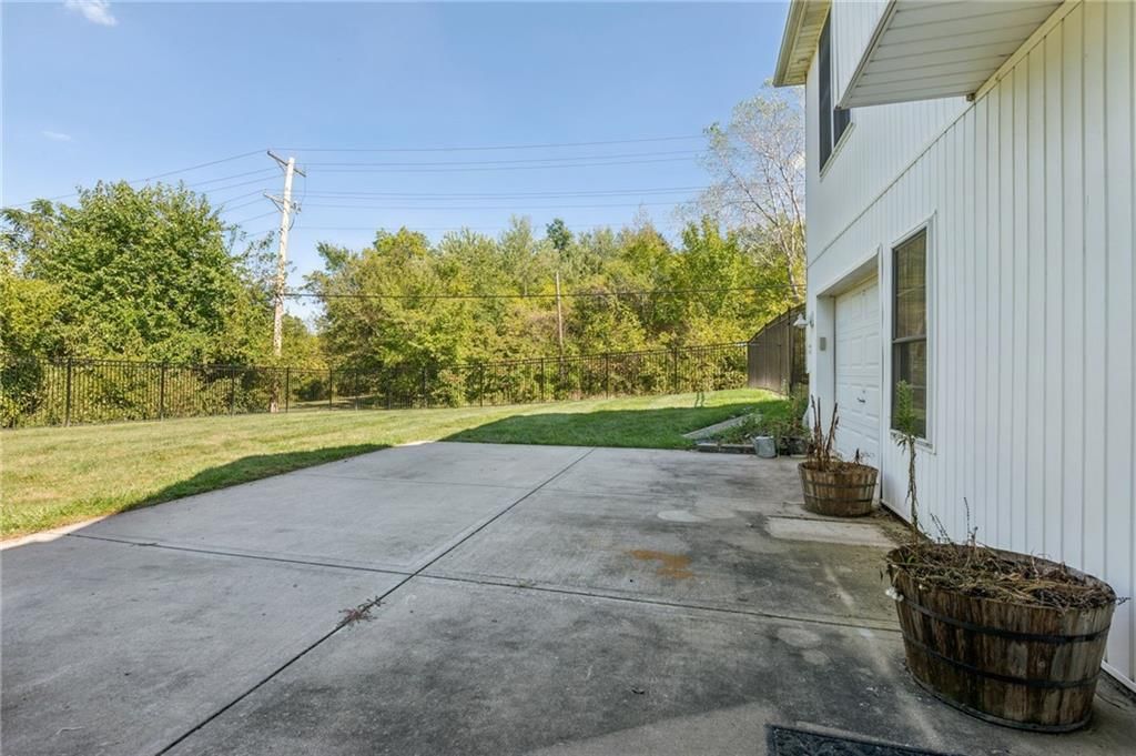 413 E Montgomery Place — photo 35