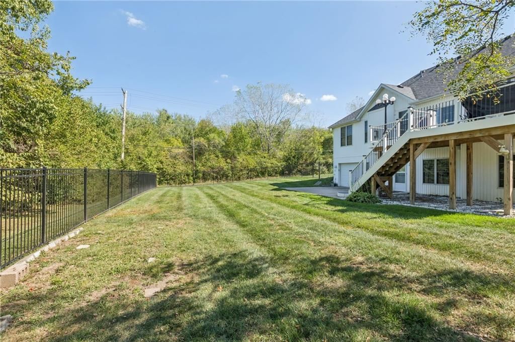 413 E Montgomery Place — photo 36