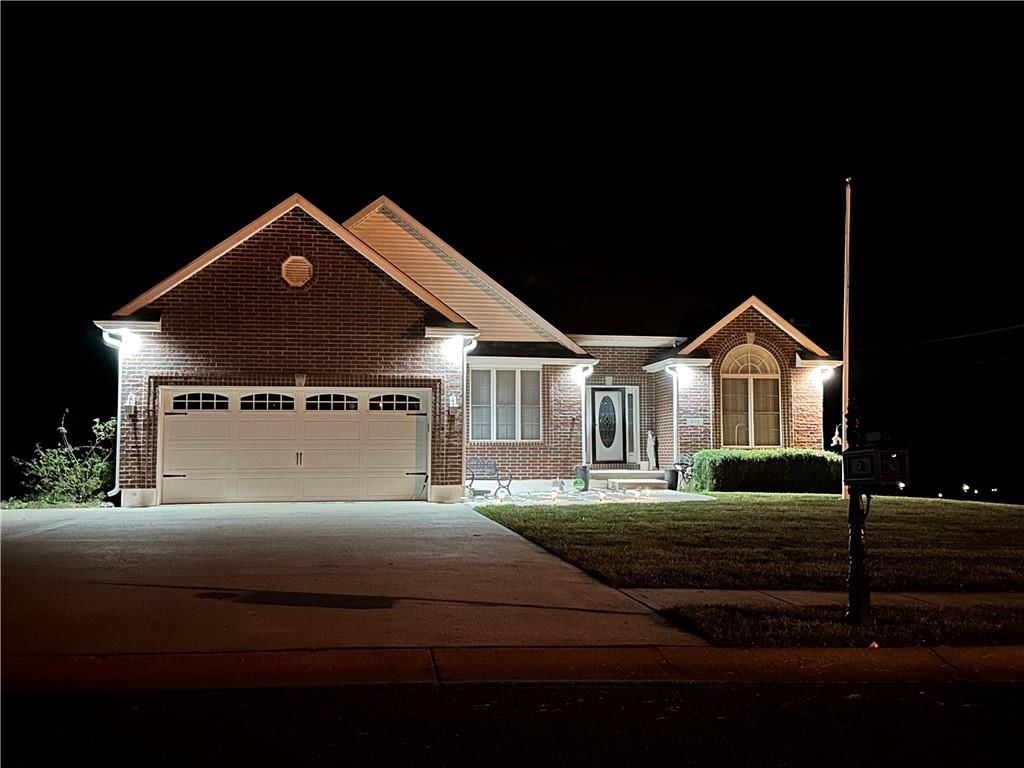 413 E Montgomery Place — photo 38