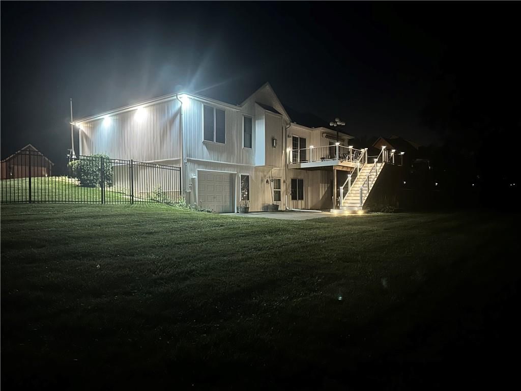 413 E Montgomery Place — photo 41