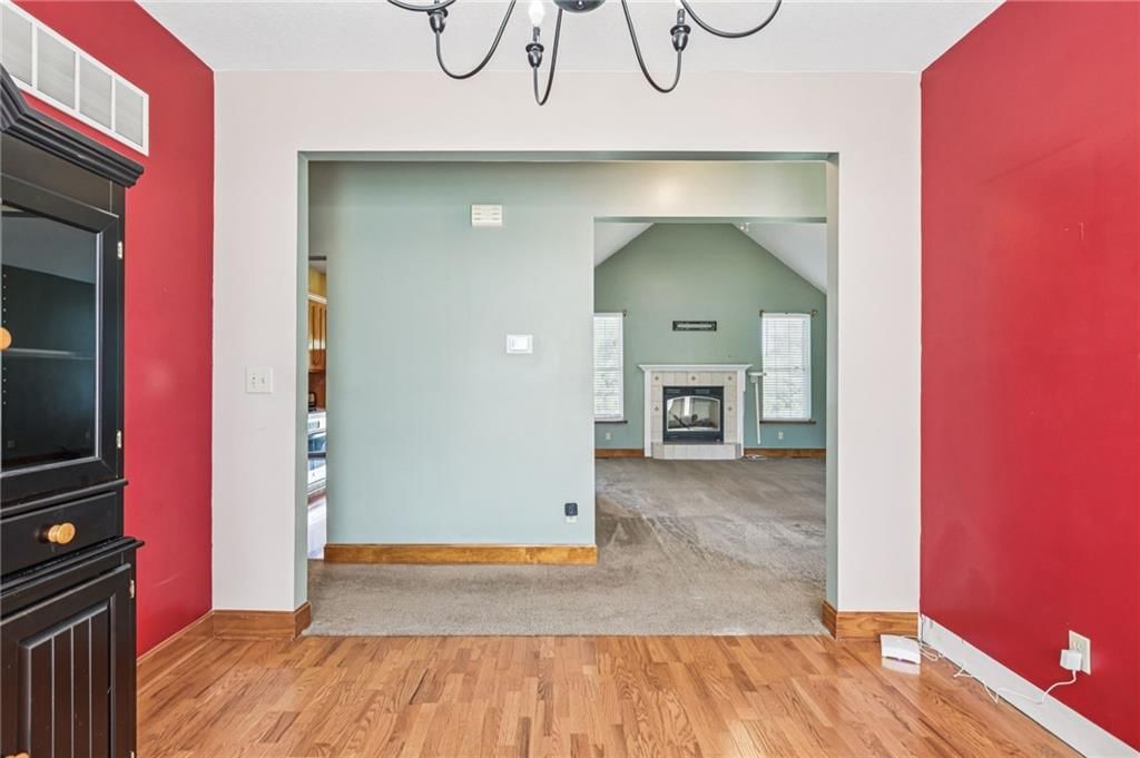 413 E Montgomery Place — photo 6