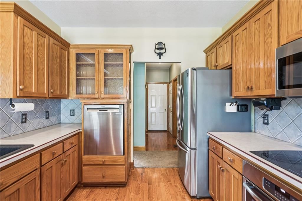 413 E Montgomery Place — photo 9
