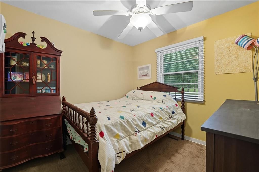 515 E Sheridan Street — photo 17