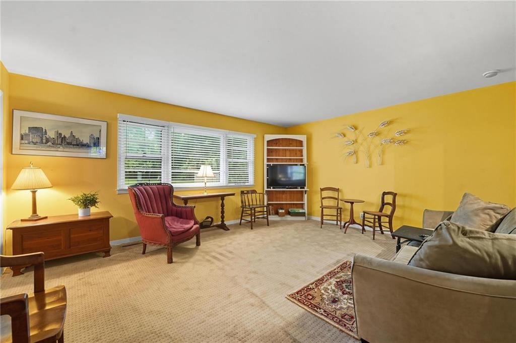 515 E Sheridan Street — photo 9