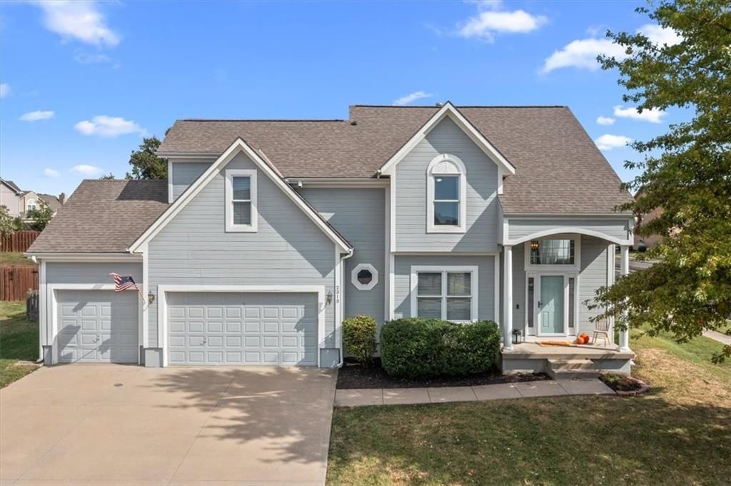 2313 SW Woodhaven Court, Lee's Summit, MO