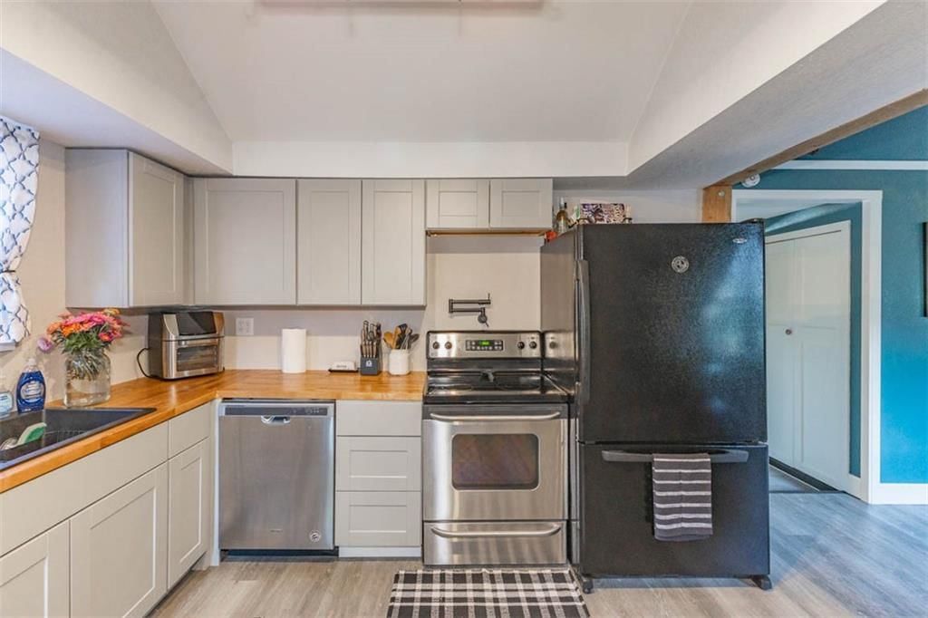 821 E 4th Street — photo 35